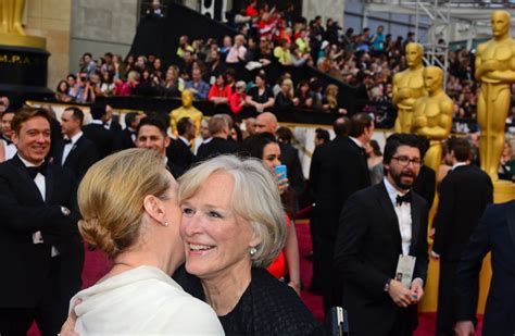 Meryl Streep And Glenn Close Embraced On The Oscars Red Carpet Best