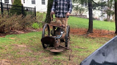 Heat from the exhaust reacts with a temperature sensitive device to open the choke once the engine starts. Roof mower - YouTube