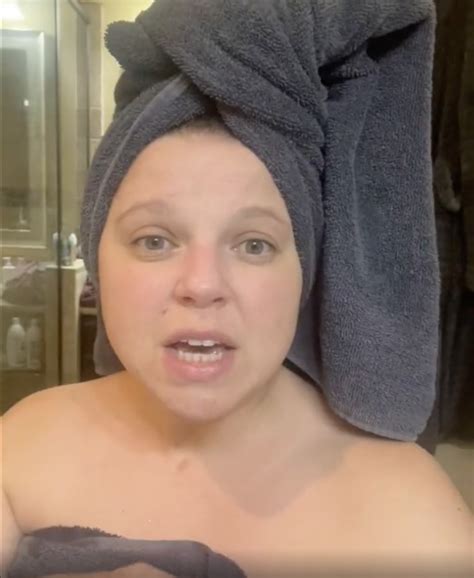Amy Duggar Shows Off Her Filthy Bathroom Including Moldy Tub And