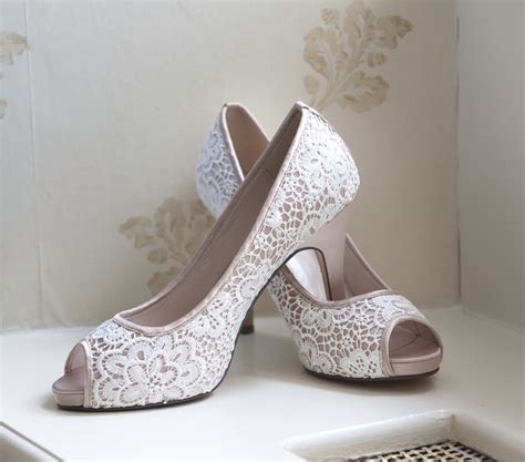 finding  perfect shoes  match  wedding dress