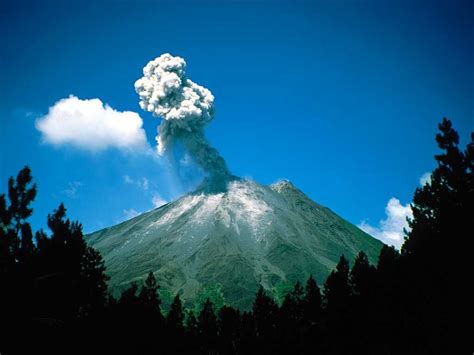 Top 10 Most Beautiful And Deadly Volcanoes Of The World