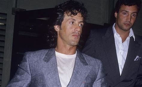 Sylvester Stallone acusado de abuso sexual por una joven de años cuando él tenía Los