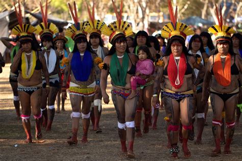 La Marcia Di Protesta Delle Donne Indios Dell Amazzonia