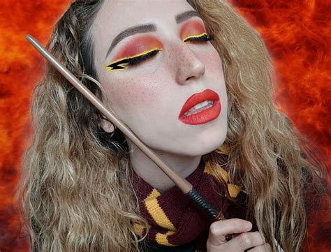Harry Potter Makeup Griffindor En 2020 Maquillaje Profesional