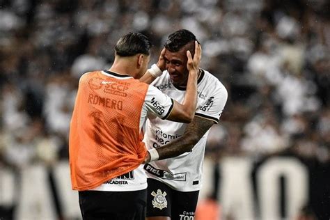 Sete Imagens Do Gol Que Traz Paulinho De Volta E Anima A Torcida Do Corinthians Fotos R7