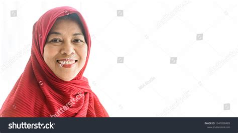 4 212 рез по запросу Malaysian Old Woman — изображения стоковые