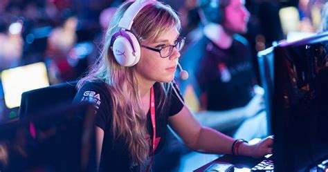 Women May Be More Prone To Video Game Addiction Says Study