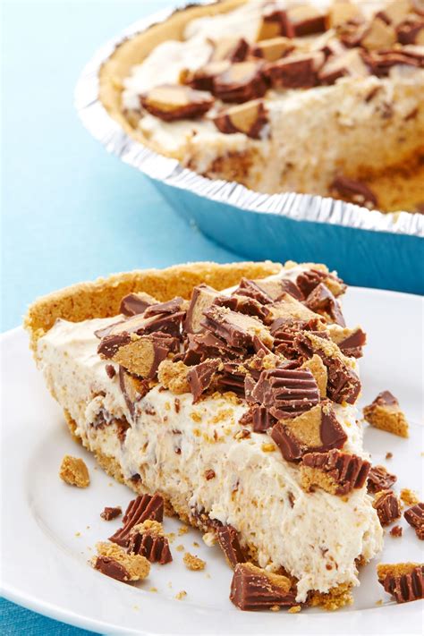 I love the look of this cheesecake, and any peanut butter dessert is a win around here! No-Bake Reese's Cheesecake | Recipe | Reeses cheesecake ...