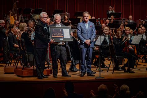 The Symphony pays a fond farewell... - Jacksonville Symphony