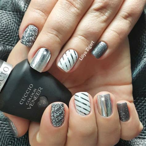 21 Exciting Ideas For New Years Nails To Warm Up Your Holiday Mood