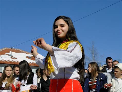 Danseurs Albanais Dans Des Costumes Traditionnels Photographie