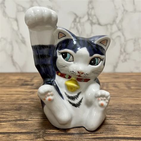 Maneki Neko Beckoning Lucky Cat Good Fortune Kutani Ware Porcelain