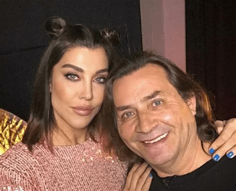 Check spelling or type a new query. Deniz Akkaya Saç Rengi ve Saç Modelleri Hakkında Her Şey ...