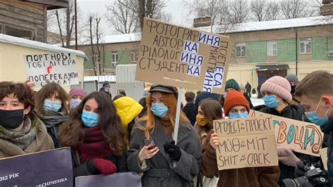 Тепер по суті самих правил. Протест на підтримку нового українського правопису | Факти ...