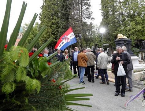 Bosnia Protesters Condemn Mass For Wwii Croat Nazi Collaborators Bbc