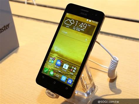 Asus zenfone 5 е смартфон от 2014 година. ASUS、ZenFone 5 LTE（A500KL）と4.5インチディスプレイの新型ZenFone 4（A450CG ...