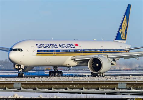 9v Swd Singapore Airlines Boeing 777 300er At Paris Charles De