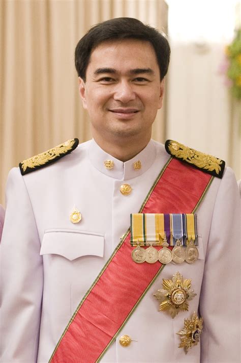 นายกรัฐมนตรีไทย : คนที่ 27 อภิสิทธิ์ เวชชาชีวะ