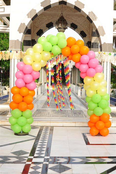 Vibrant balloons in a variety of add some colour to your homegrown luau with hawaiian balloons! Balloon Arch for Hawaiian Theme by @Fantasyparty | Aloha ...