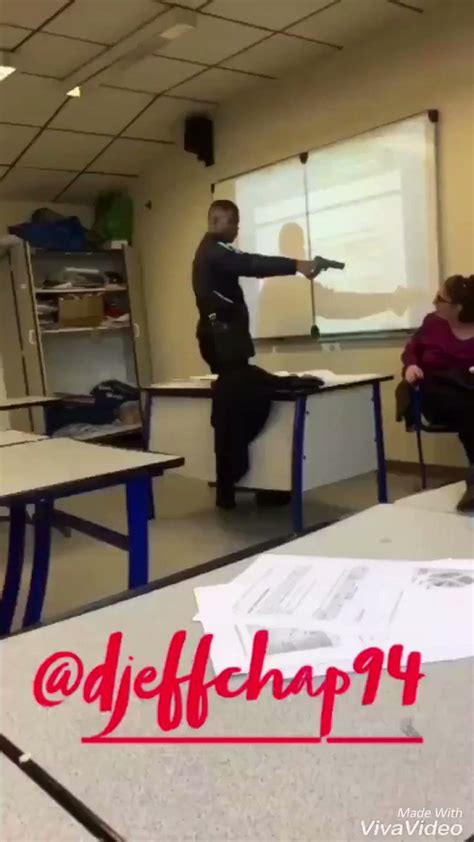 Video Choc Créteil Il Braque Sa Prof En Classe Pour Quelle Le Note Présent Cette