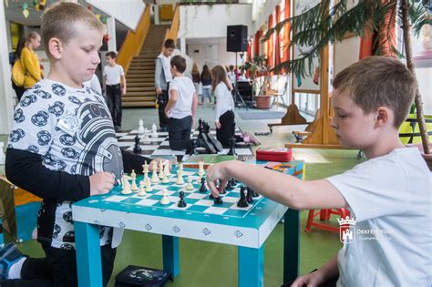 Az igazgató felveszi önökkel a kapcsolatot és a felvételi eljárásunk keretében, közösen egyeztetnek egy időpontot. Székesfehérvár Városportál - Sakkszombat - a Hétvezér is ...