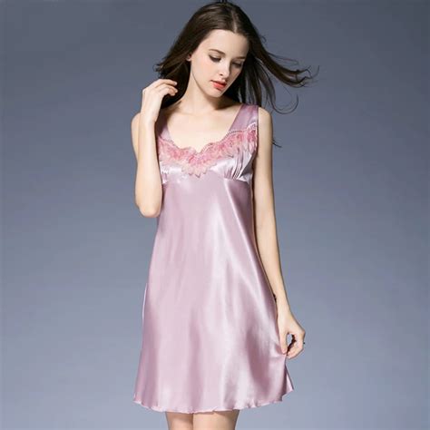 Ssh0294 Summer Nightwear Sexy Sleeveless Women Nightgown Sleepshirt V Neck Night Dress Satin
