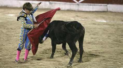 Child Matadors Draw Olés In Mexicos Bullrings The New York Times
