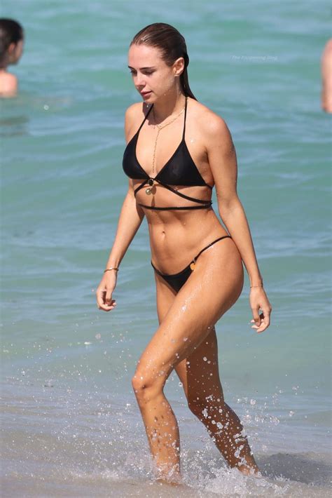 Kimberley Garner Stuns In A Black Bikini On The Beach In Miami
