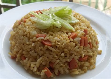 Jika kamu memiliki telur di rumah, tak ada salahnya jika kamu mencoba membuat cilok goreng telur atau cilor ini. Resep Nasi goreng sosis putih telur oleh Ka Pawon by ...