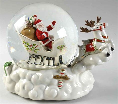 210 Best Christmas Snow Globe Images On Pinterest Music Boxes Snow