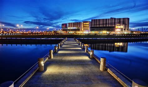 Selangor darul ehsan, bandar setia alam , malaysia. Setia City Mall in Blue Hour | Salam jumaat...gambar yang ...