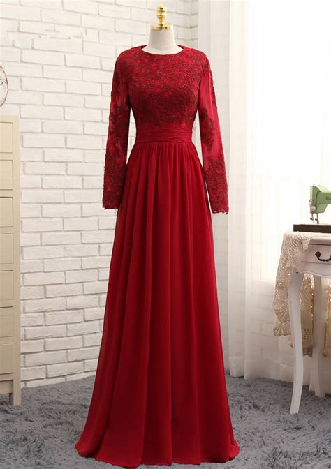 Muslim Evening Dresses A Line Long Sleeves Red Appliques Lace Hijab