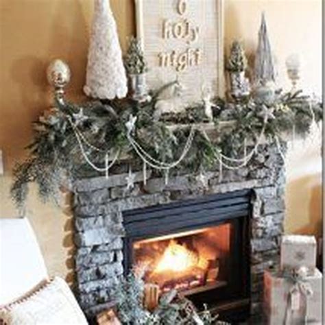 33 Popular Christmas Fireplace Mantel Decorations That You Like Magzhouse