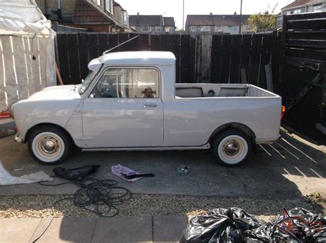 Classic Morris Mini Pickup