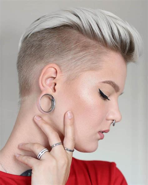 Modern Androgynous Haircuts For Edgy Women