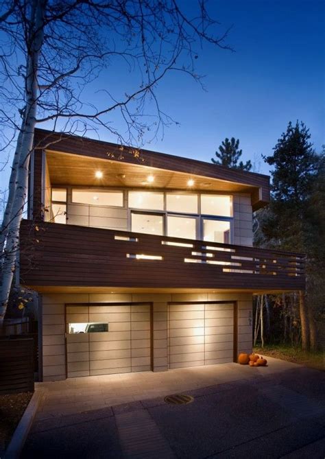 front view of Small Contemporary House in Swiss Style ...