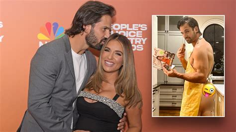 Jessie James Deckers Fans Go Wild Over Cheeky Photo Of Nfl Husband Eric Decker To Promote