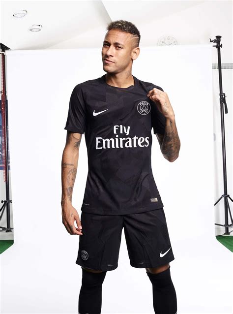 Today we are with psg latest 2020/21 kits & logo. nike psg third cyril mason soccerbible portraits_0025 ...
