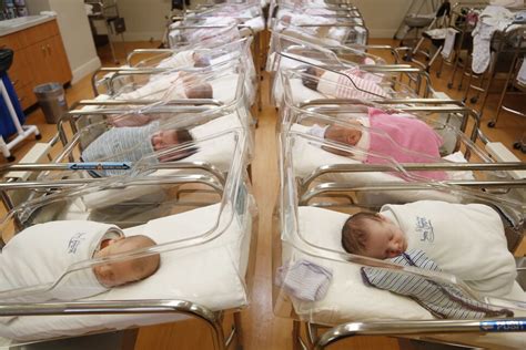 Us Births Fall To Lowest Level In 32 Years