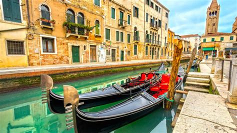 Venezia La Gondola Storia E Curiosità You Know Boat Sorrento