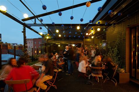 Located atop the strand's me hotel, radio rooftop is easily one of the best cocktail bars in covent garden. Gallery - Loop Roof Rooftop Cocktail Bar & Garden ...