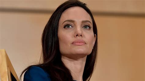 Angelina Jolies Lookalike Is Too Convincing See Her Instagram Photos