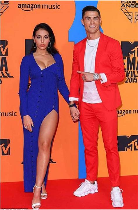 Ronaldo was linked to a number of women after that, but it became apparent a few years ago that spanish model georgina rodriguez is officially the portugal captain's partner. Cristiano Ronaldo y Georgina Rodríguez conquistan la ...
