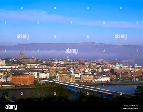Derry City Craigavon Bridge River Foyle Ireland Stock Photo Alamy