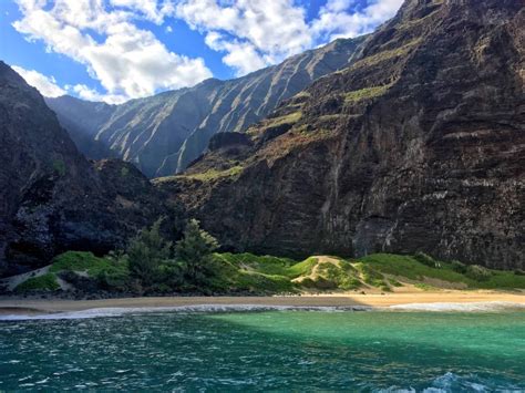 Exploring Sea Caves On The Na Pali Coast Hungry In Vegas