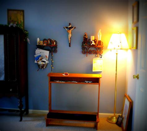 Free instructions, newsletter and information on how to pray the rosary prayer. Prayer Altars, Idolatry, and Grace - Called to Communion