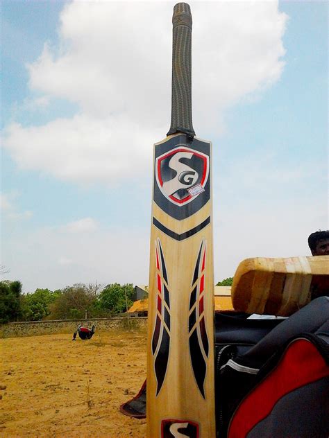 What are the uses of cricket bat? Cricket bat - Wikipedia
