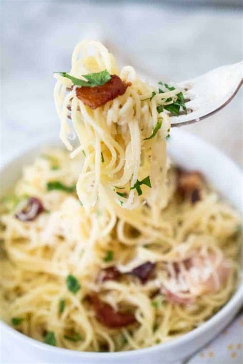 Pasta carbonara takes only 30 min start to finish! Easy Pasta Carbonara Recipe | The Happier Homemaker