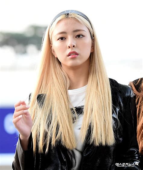 190821 #리아 #lia #itzy #있지 #최지수. 있지 유나 '머리띠로 완성한 헤어스타일'엑's HD포토