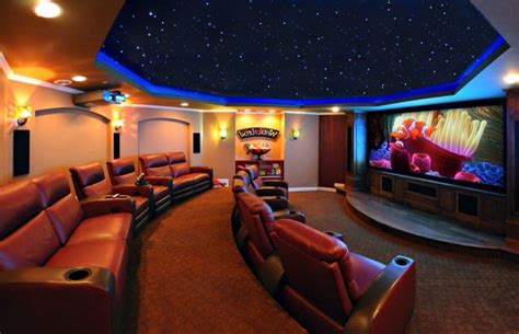 With so many great options occupying theaters, it can be hard to decide on what to see, so here are our picks for the best movies in theaters right now. Sooooooo want this in my future home. | Decoração de home ...